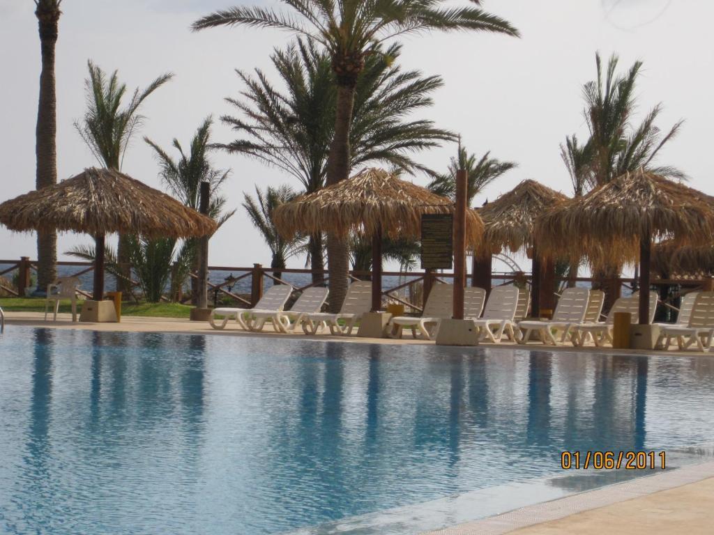 Sawary Beach Hotel Batroûn Eksteriør bilde