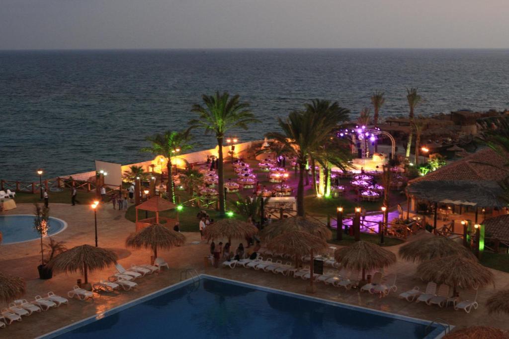 Sawary Beach Hotel Batroûn Eksteriør bilde