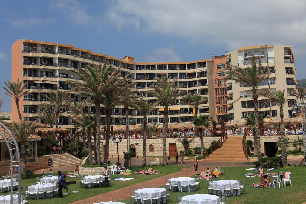 Sawary Beach Hotel Batroûn Eksteriør bilde