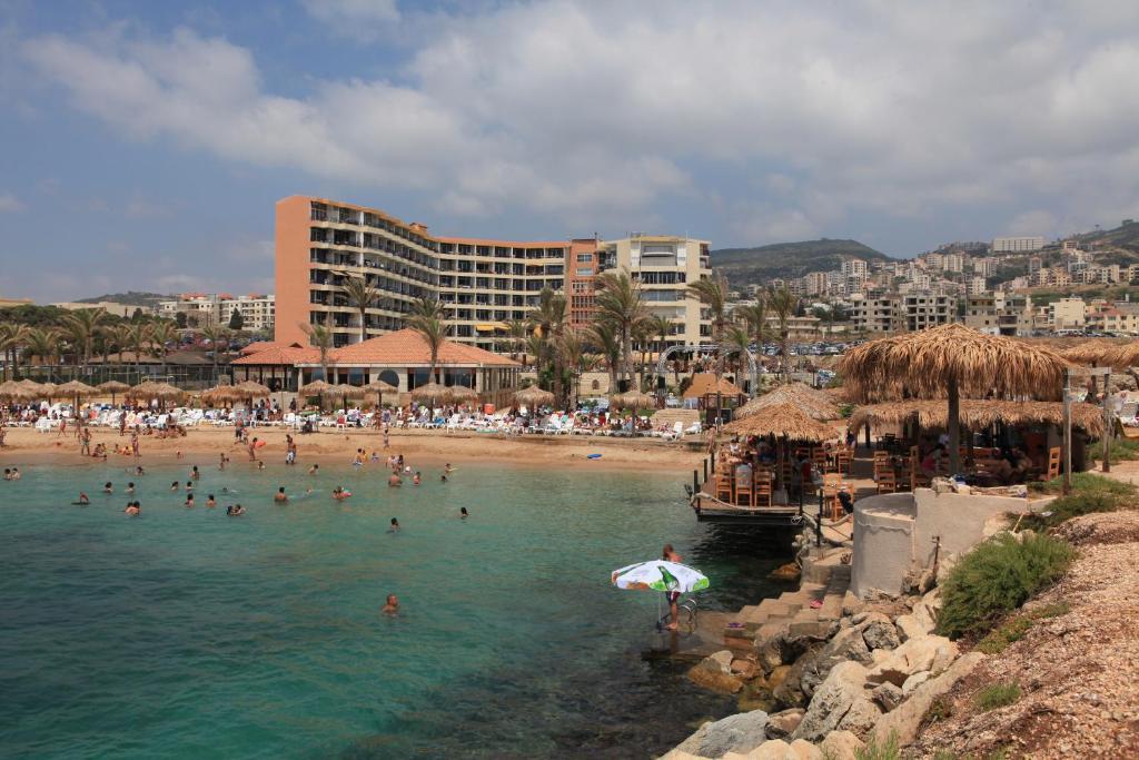 Sawary Beach Hotel Batroûn Eksteriør bilde