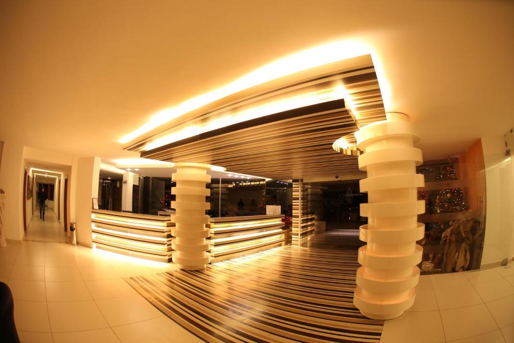 Sawary Beach Hotel Batroûn Eksteriør bilde