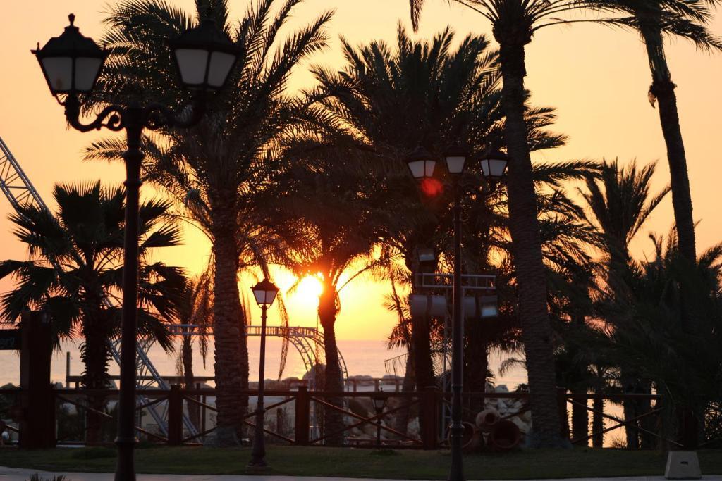 Sawary Beach Hotel Batroûn Eksteriør bilde