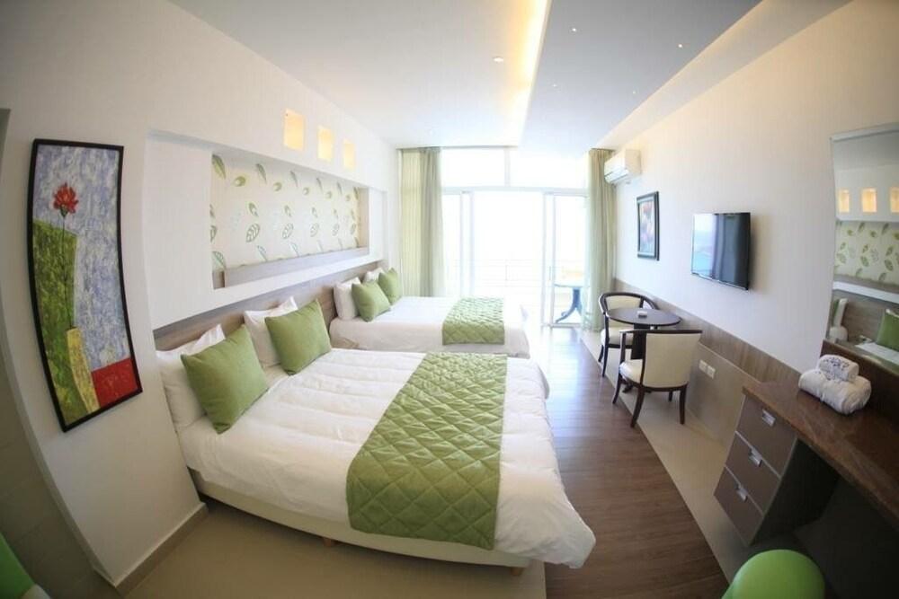 Sawary Beach Hotel Batroûn Eksteriør bilde