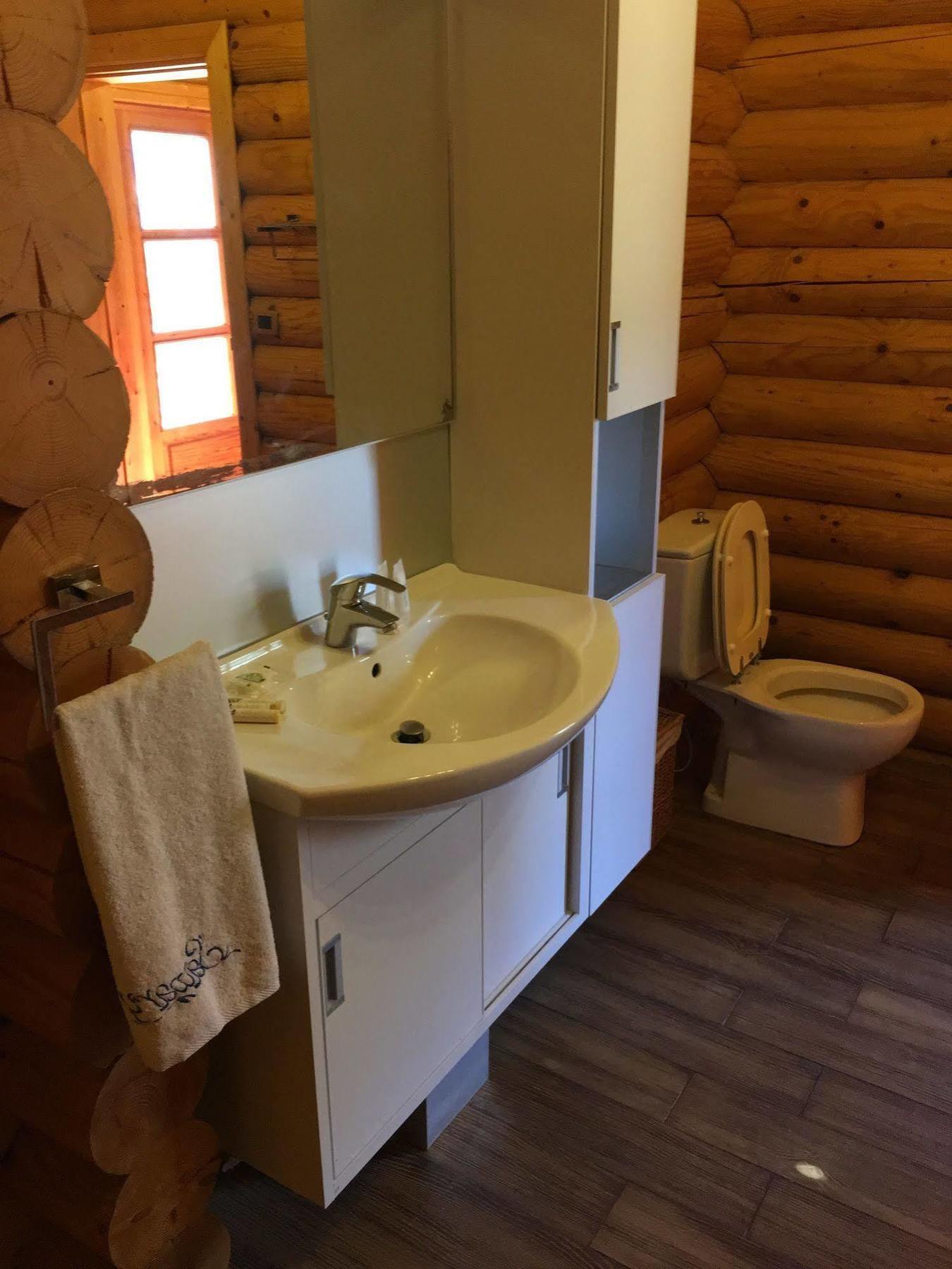 Sawary Beach Hotel Batroûn Eksteriør bilde