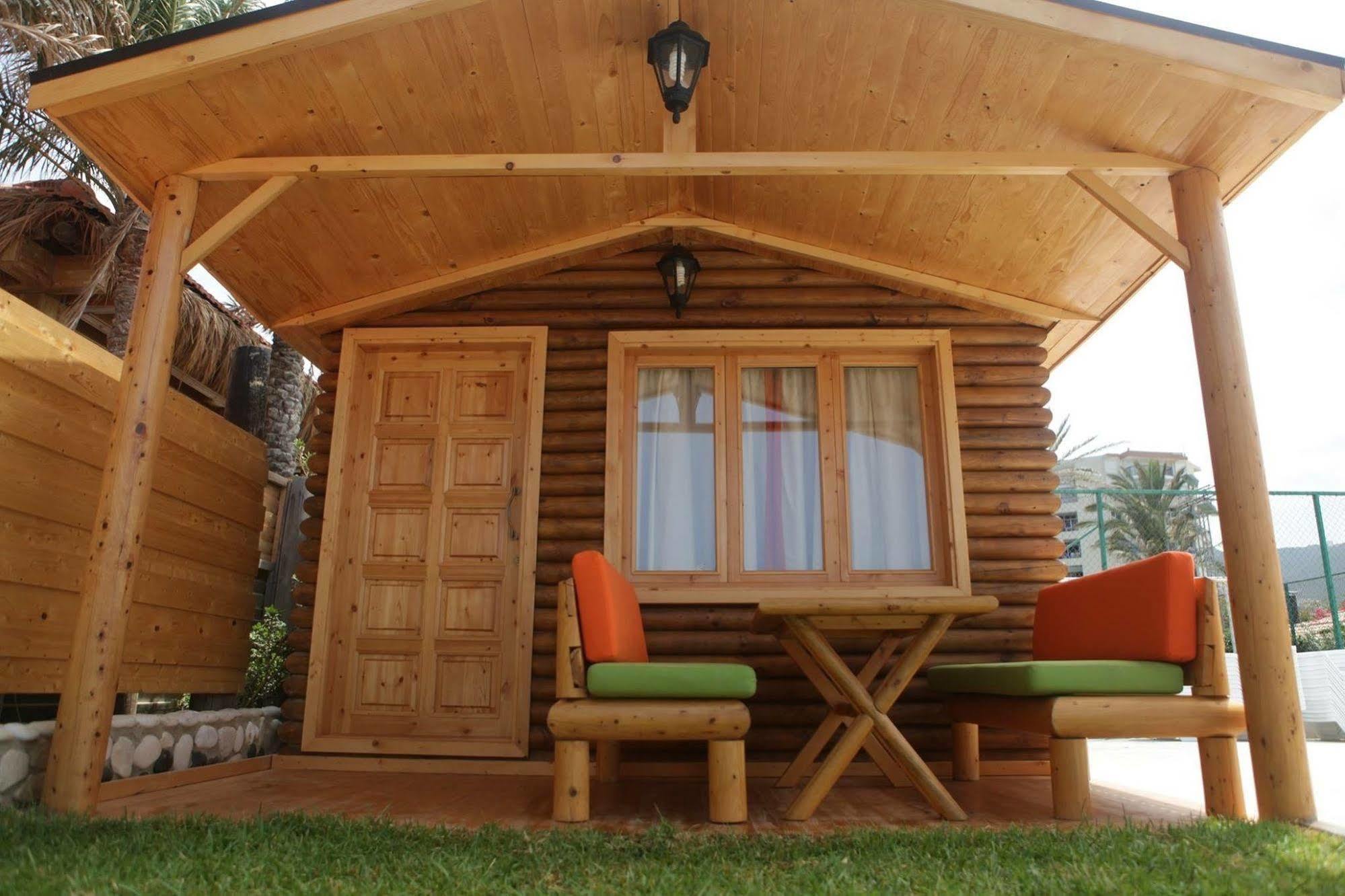 Sawary Beach Hotel Batroûn Eksteriør bilde